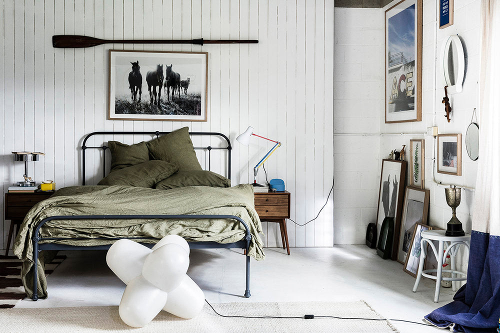 Mixing old and new decor and furniture