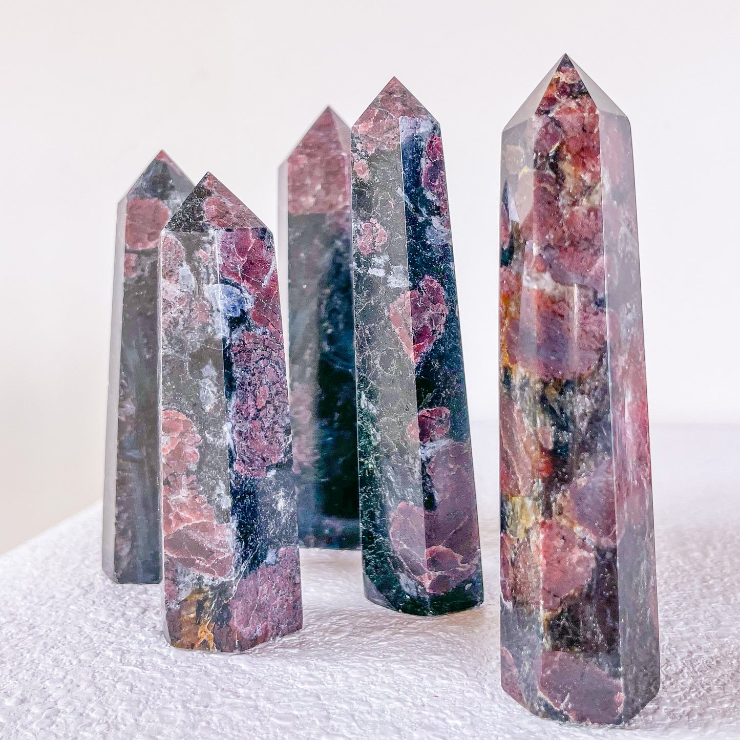 Garnet in Arvesdonite crystal tower generator