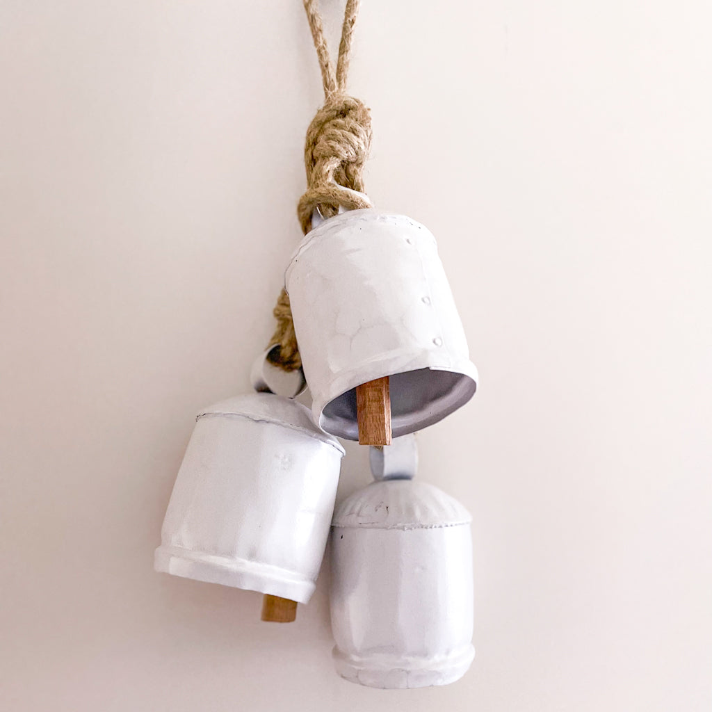 Set of 3 cow bells in white