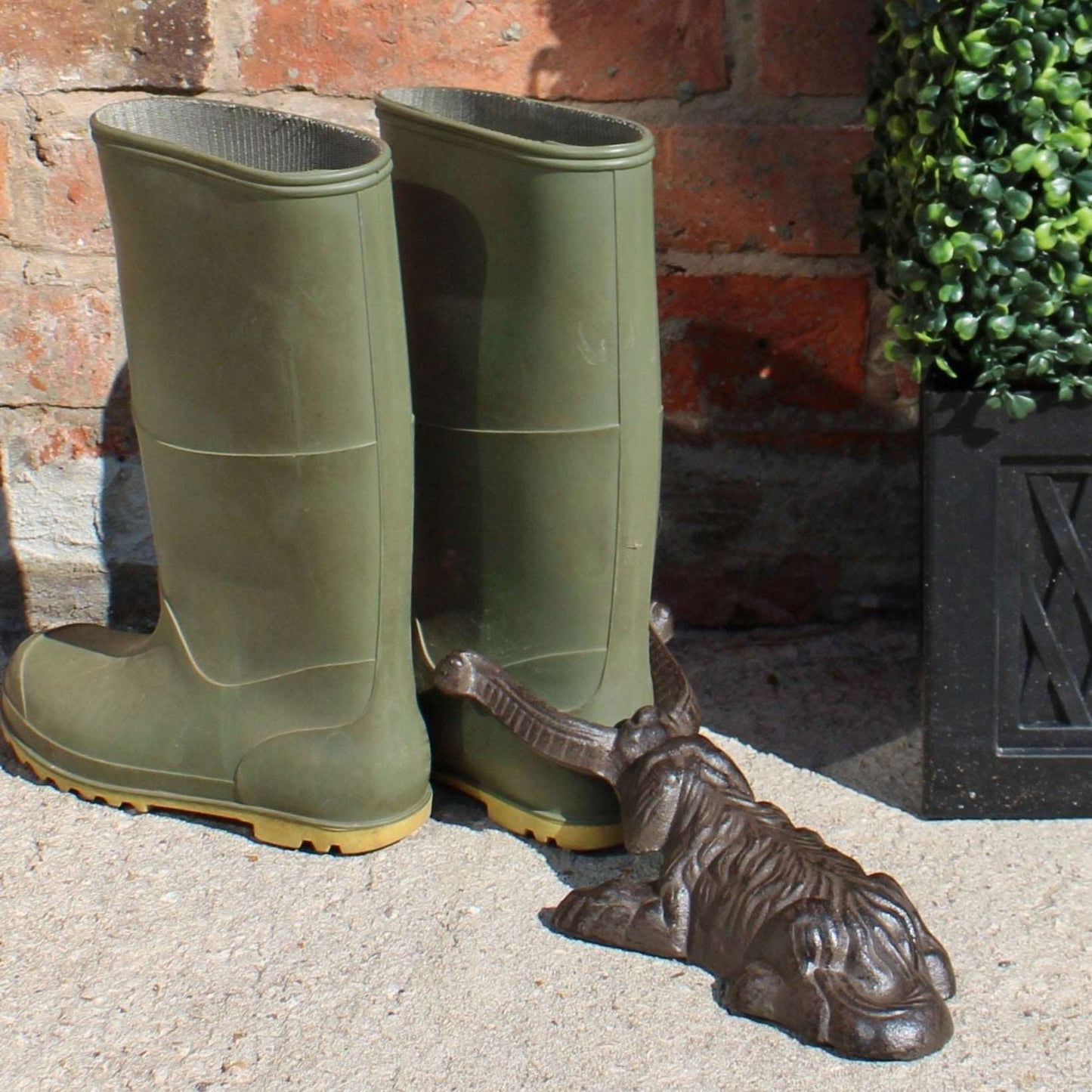 Vintage style dog iron boot puller
