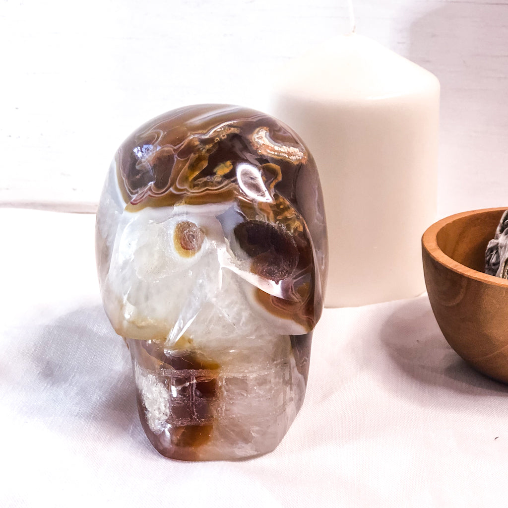 Natural Agate brown + white crystal skull L 800g