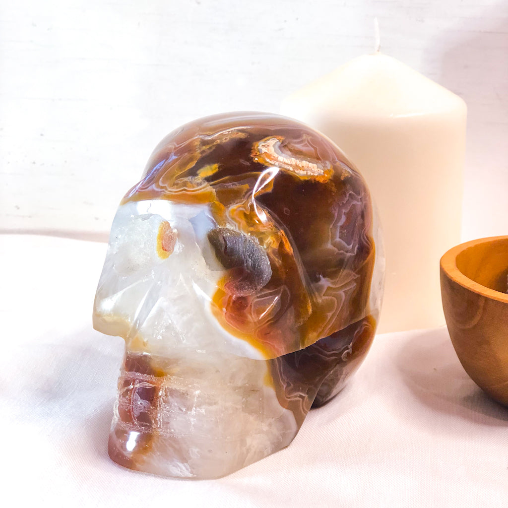 Natural Agate brown + white crystal skull L 800g