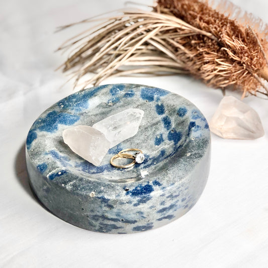 Apatite in Cleavelandite crystal polished dish bowl L