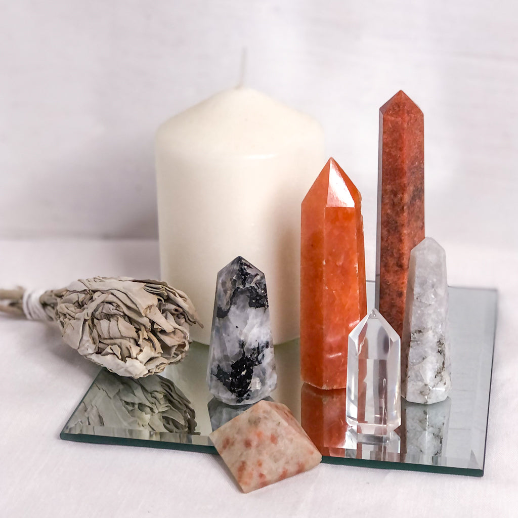 Crystal gift bundle of 6 - Clear Quartz, Red Aventurine, Sunstone, Moonstone + Moss agate
