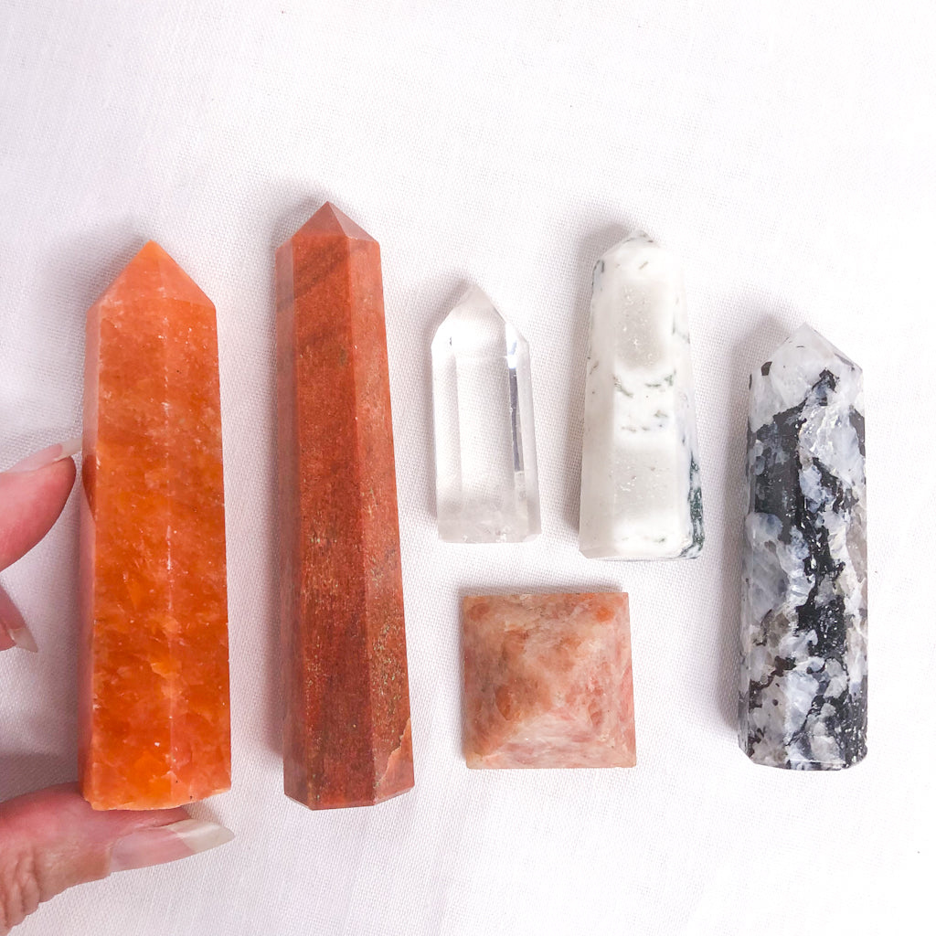 Crystal gift bundle of 6 - Clear Quartz, Red Aventurine, Sunstone, Moonstone + Moss agate