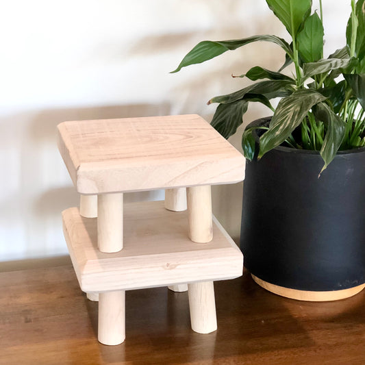 Island wood display stool / pot stand