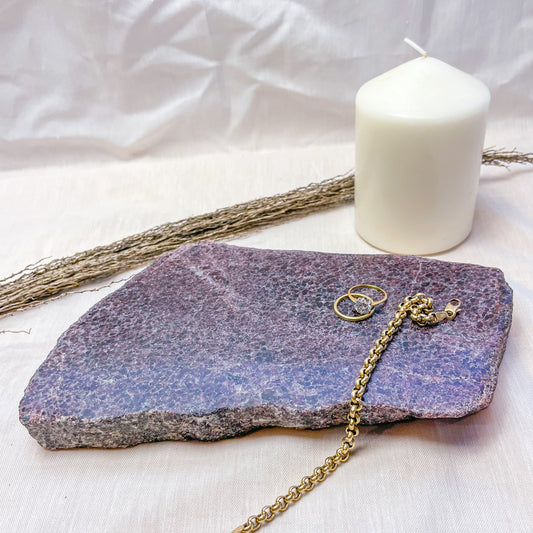 Garnet crystal polished slab XL 1.6kg