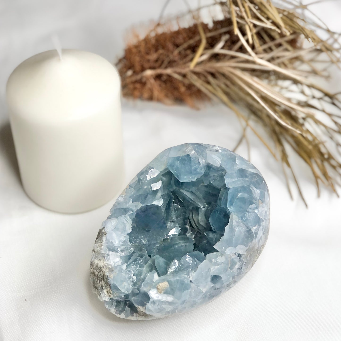 Celestite A grade half egg cave geode crystal cluster L 1kg