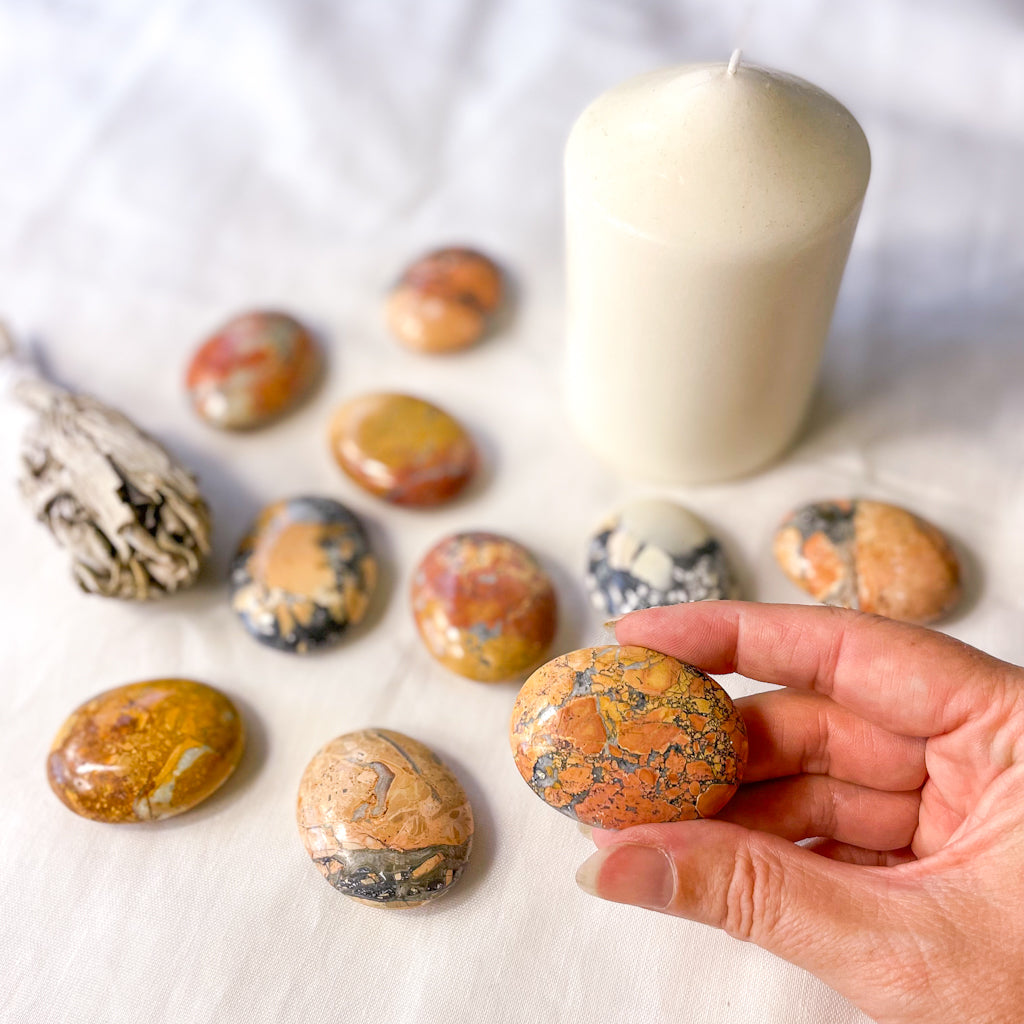 Maligano jasper crystal palm stone