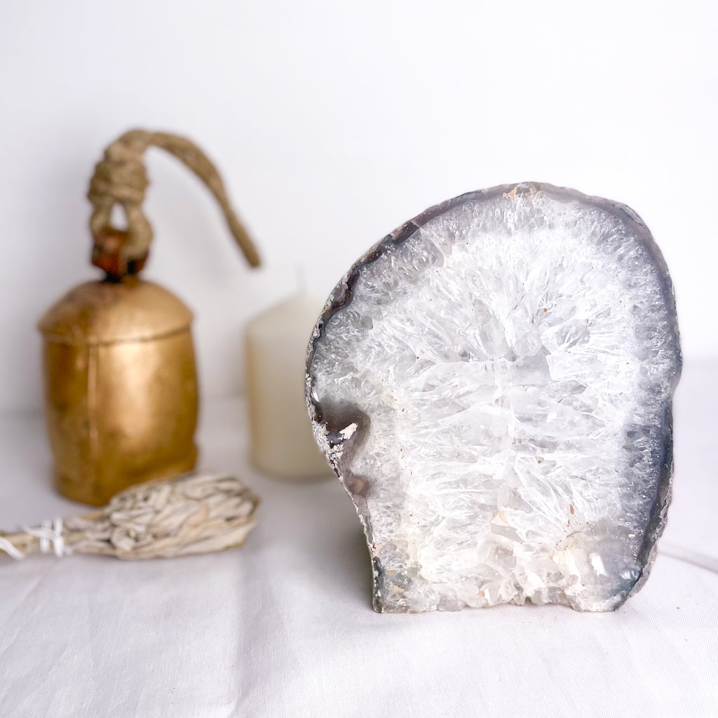 Clear quartz crystal geode lamp 2.6kg