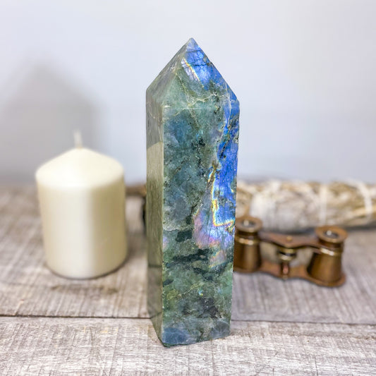 Labradorite polished crystal point tower 900g L