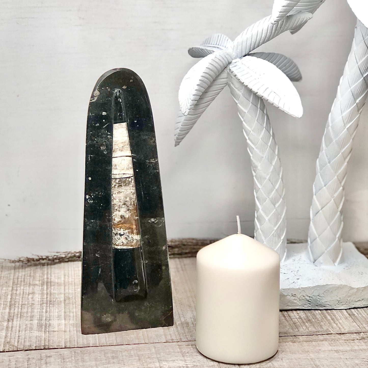 Fossil crystal shell tower statue