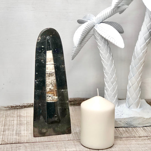 Fossil crystal shell tower statue