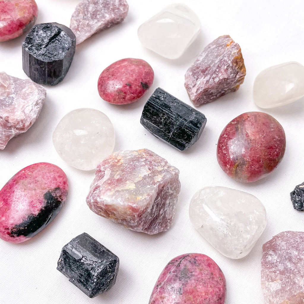 Crystal raw + palm stone bundle - HEART WARMING - Rhodonite, Snow Quartz, Morganite + Tourmaline