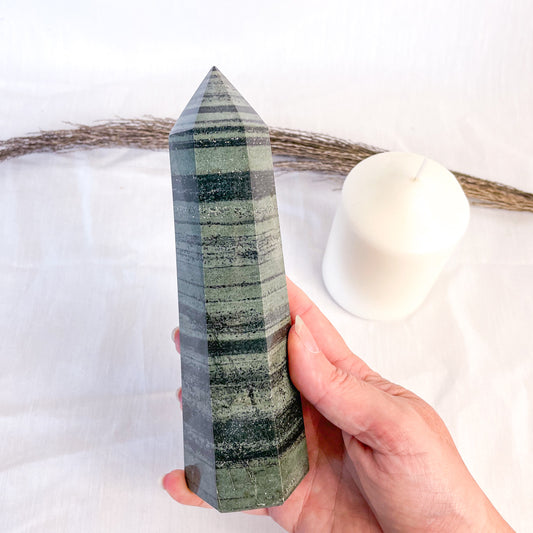 Green hair jasper crystal generator 13cm