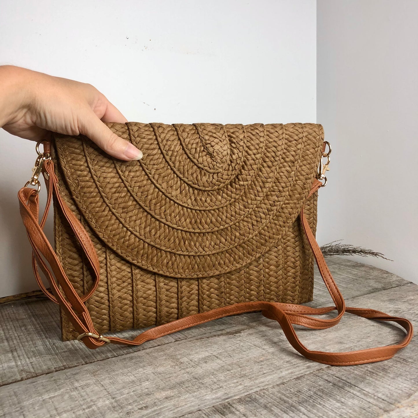 Seagrass dark woven clutch shoulder bag