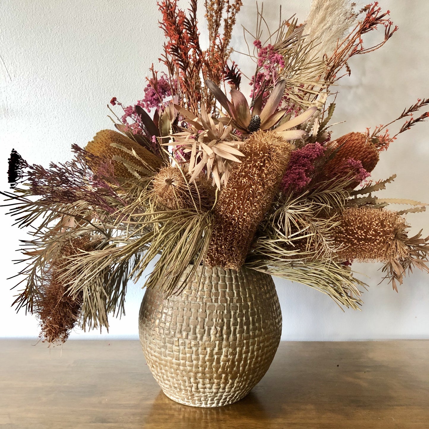 Gold weave clay pot