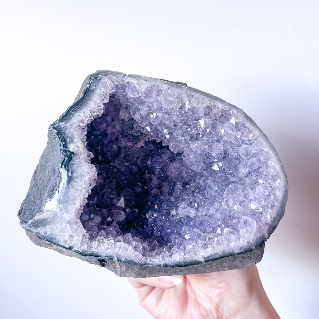 Amethyst crystal cluster 900g