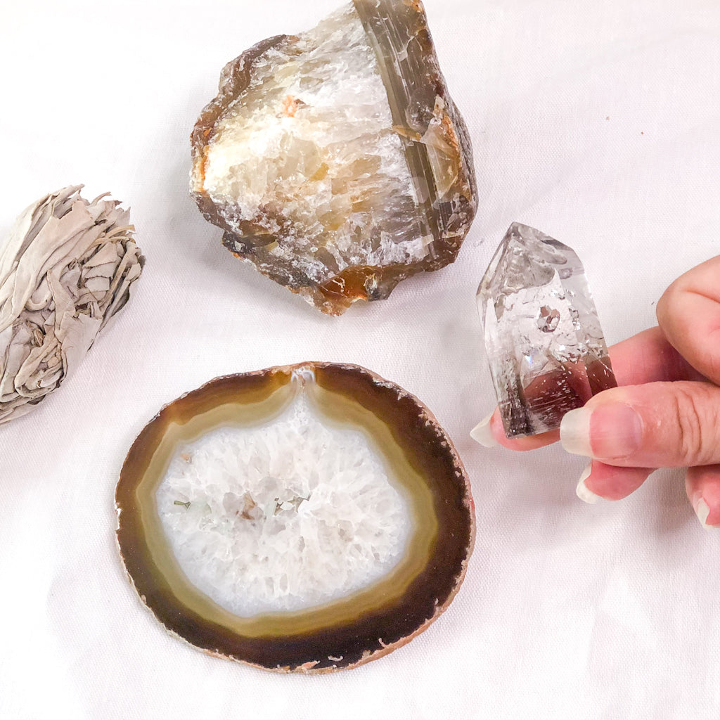 MANIFESTATION crystal gift bundle - Inclusion quartz, Agate slice + Golden Healer Quartz raw