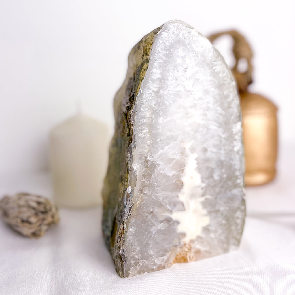Clear quartz + Agate crystal geode lamp 1.8kg