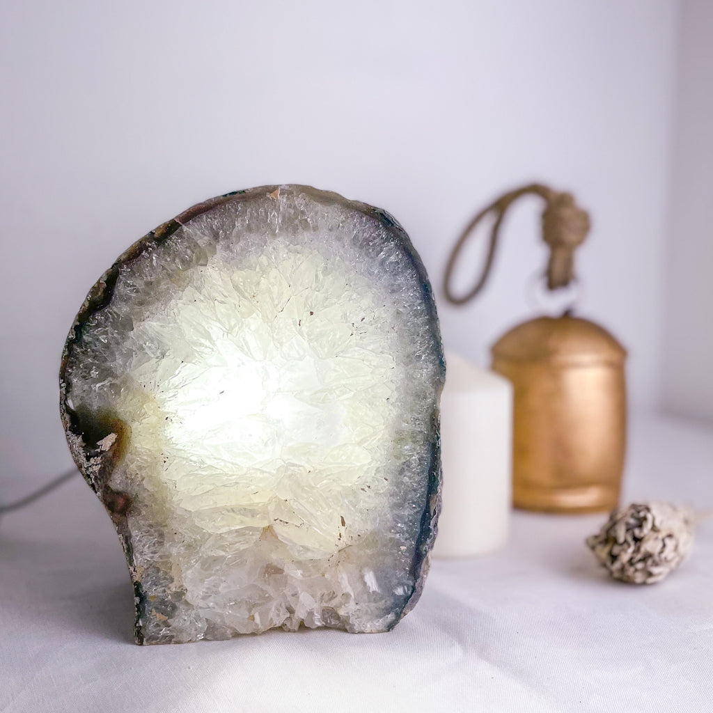 Clear quartz crystal geode lamp 2.6kg