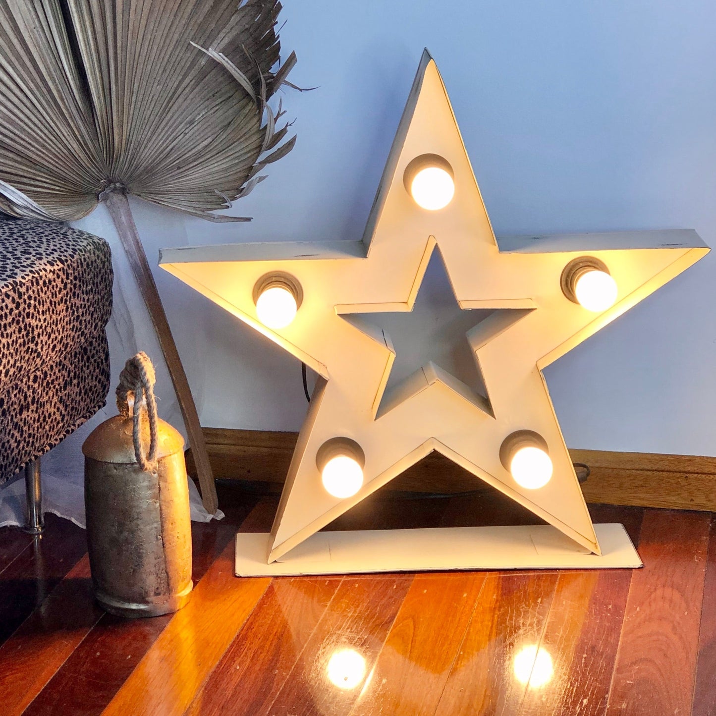 Hollywood star antique lamp
