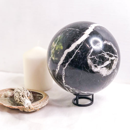 Onyx crystal sphere on black metal stand XL 4.5kg